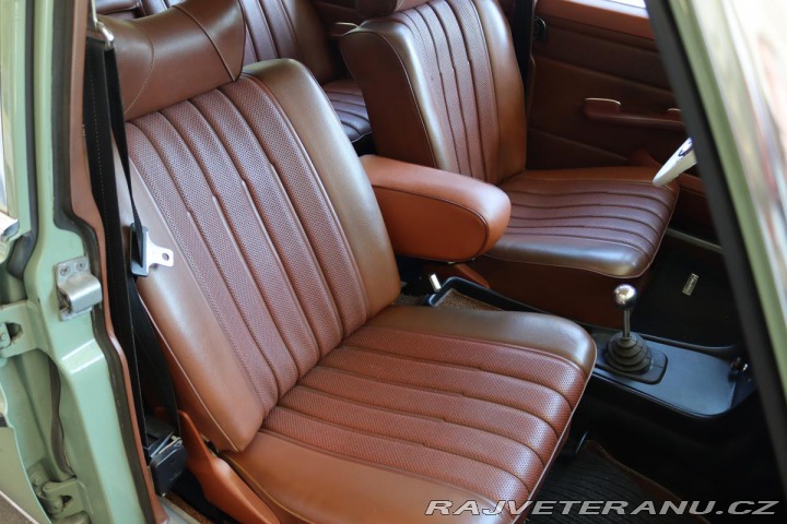 Mercedes-Benz 230 115 W115 230.4 manuál 1974