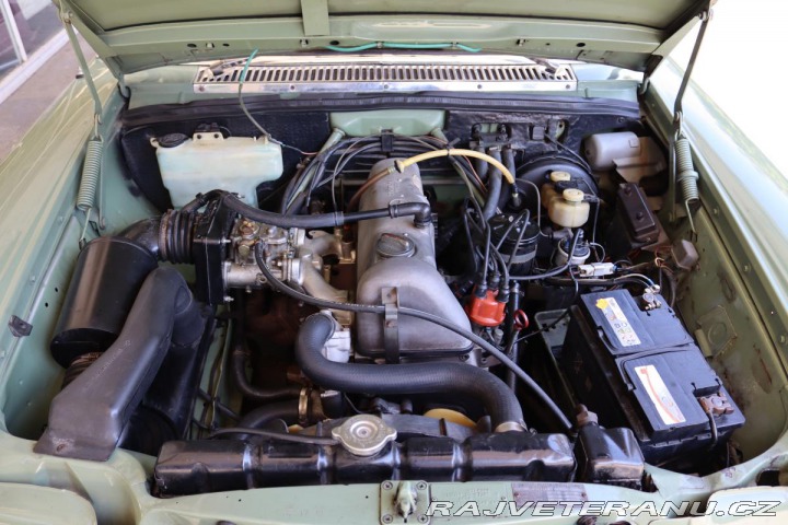 Mercedes-Benz 230 115 W115 230.4 manuál 1974
