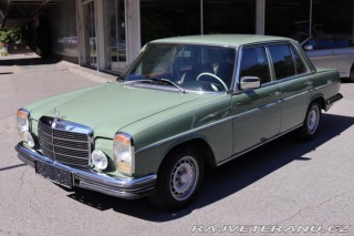 Mercedes-Benz 230 115 W115 230.4 manuál 1974