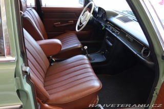 Mercedes-Benz 230 115 W115 230.4 manuál 1974