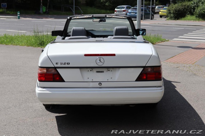 Mercedes-Benz 320 124 E320 CABRIO 162kW 1995