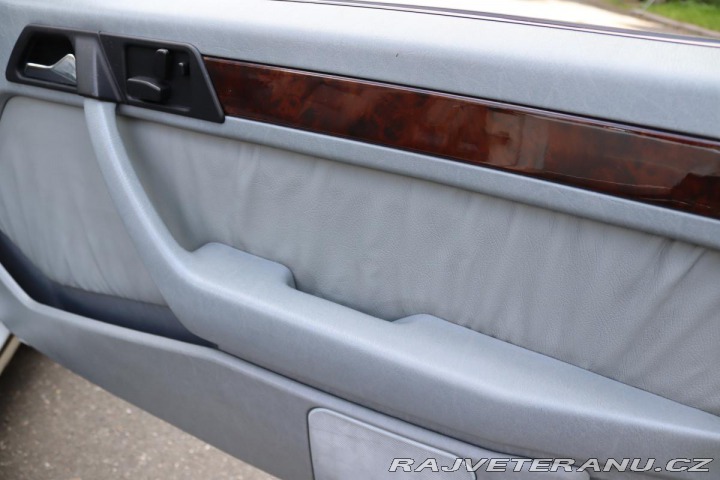 Mercedes-Benz 320 124 E320 CABRIO 162kW 1995