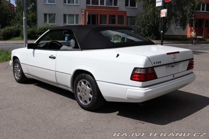 Mercedes-Benz 320 124 E320 CABRIO 162kW 1995