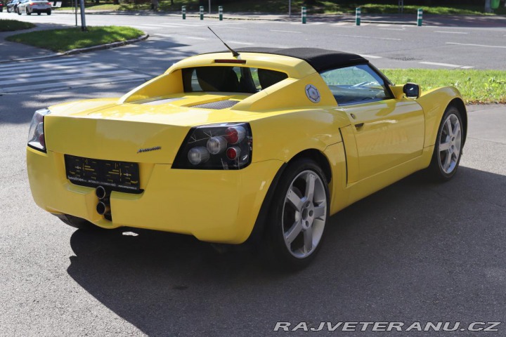 Opel Ostatní modely Speedster 2.2 16V 108kW 23 TIS KM Č 2002