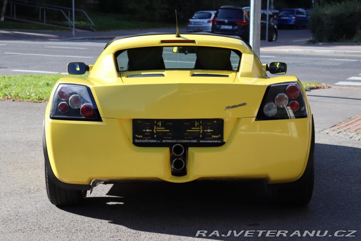 Opel Ostatní modely Speedster 2.2 16V 108kW 23 TIS KM Č 2002
