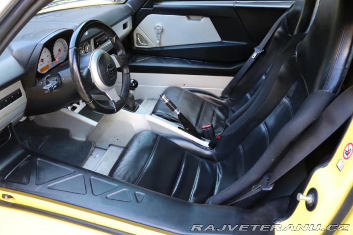 Opel Ostatní modely Speedster 2.2 16V 108kW 23 TIS KM Č 2002