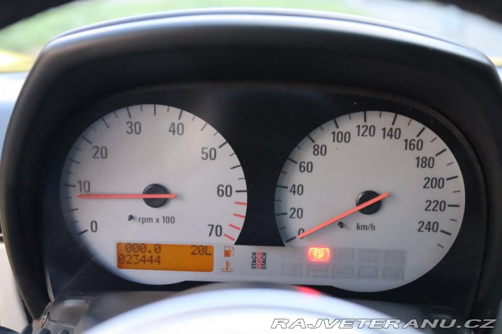 Opel Ostatní modely Speedster 2.2 16V 108kW 23 TIS KM Č 2002