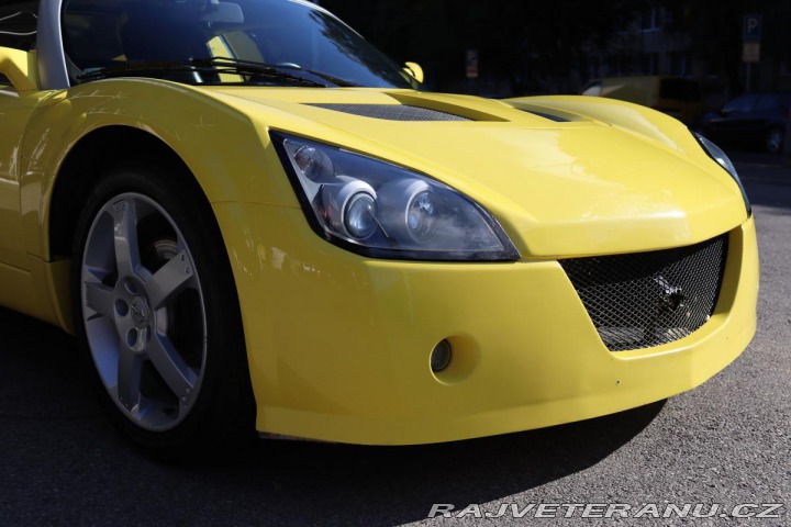 Opel Ostatní modely Speedster 2.2 16V 108kW 23 TIS KM Č 2002
