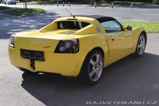 Opel Ostatní modely Speedster 2.2 16V 108kW 23 TIS KM Č 2002