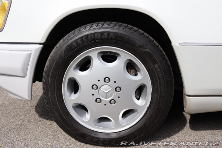 Mercedes-Benz 320 124 E320 CABRIO 162kW 199 1994