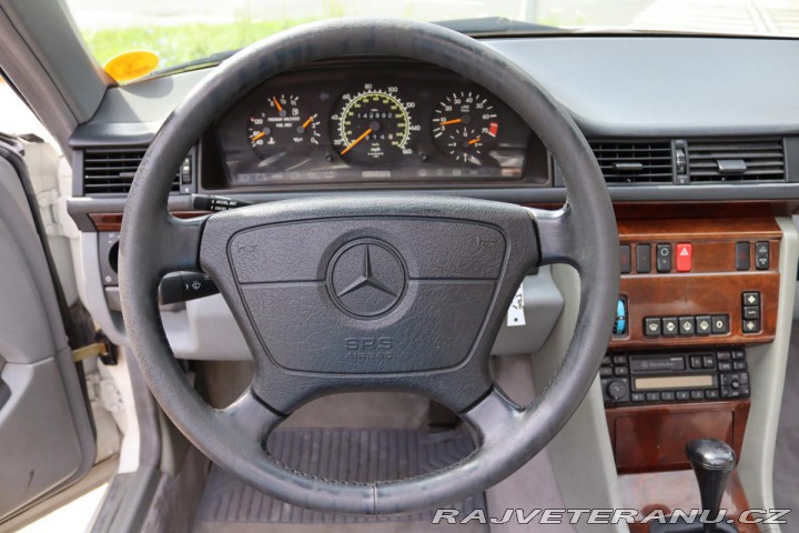 Mercedes-Benz 320 124 E320 CABRIO 162kW 199 1994