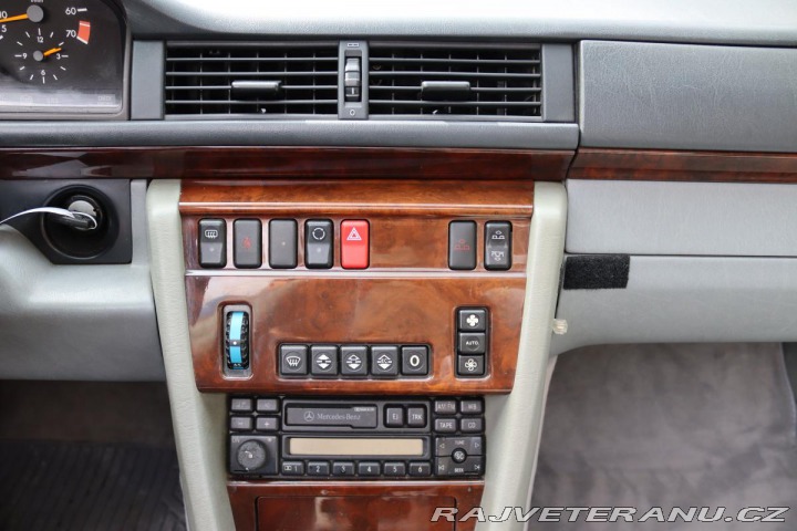 Mercedes-Benz 320 124 E320 CABRIO 162kW 199 1994