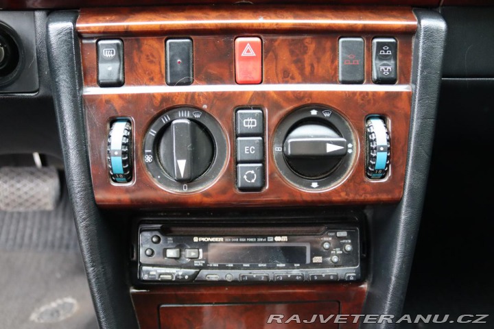 Mercedes-Benz 320 124 E320 CABRIO 162kW 1995