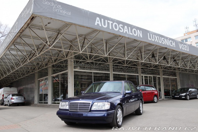 Mercedes-Benz 420 124 E420 V8 205kW