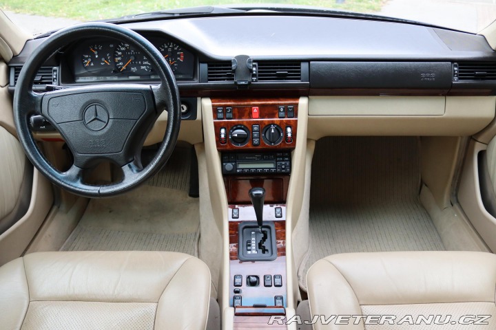 Mercedes-Benz 420 124 E420 V8 205kW 1995