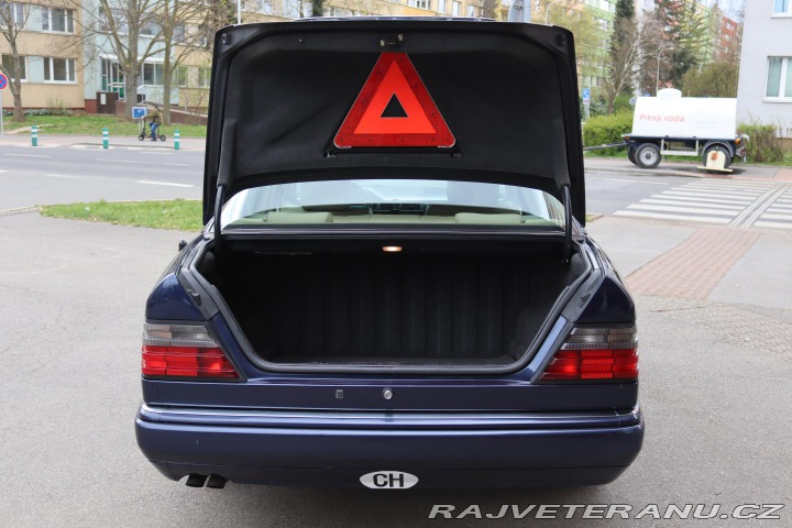 Mercedes-Benz 420 124 E420 V8 205kW 1995