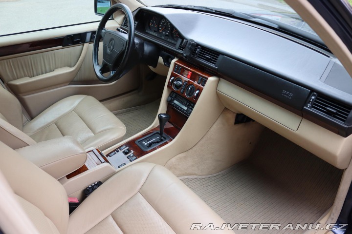 Mercedes-Benz 420 124 E420 V8 205kW 1995
