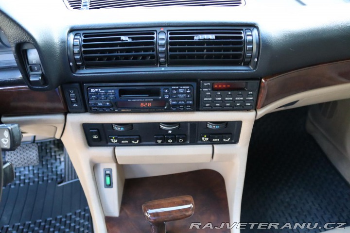 BMW 7 750i V12 E32 220kW 1989