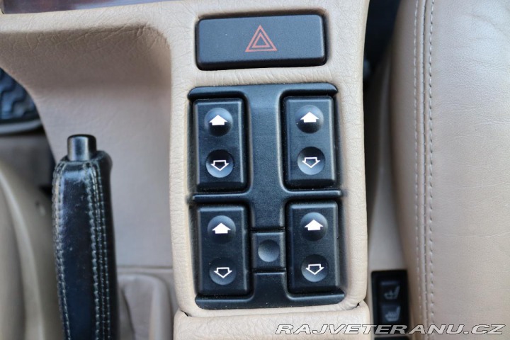 BMW 7 750i V12 E32 220kW 1989