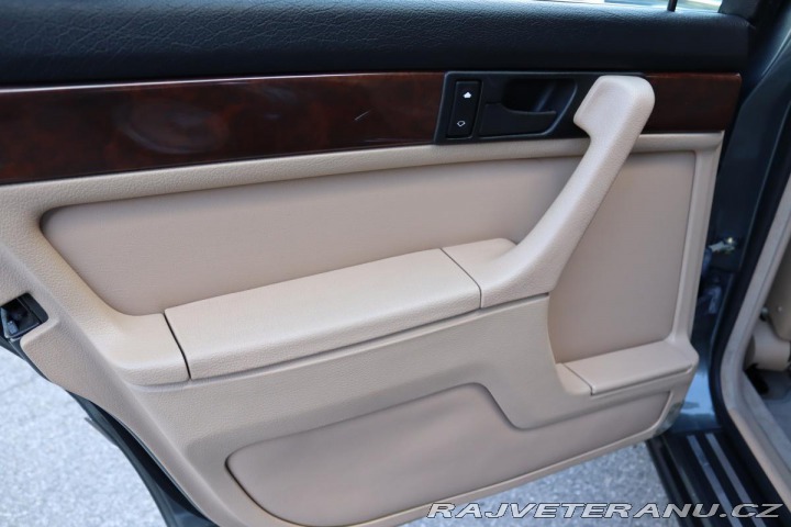 BMW 7 750i V12 E32 220kW 1989