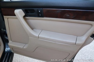 BMW 7 750i V12 E32 220kW 1989