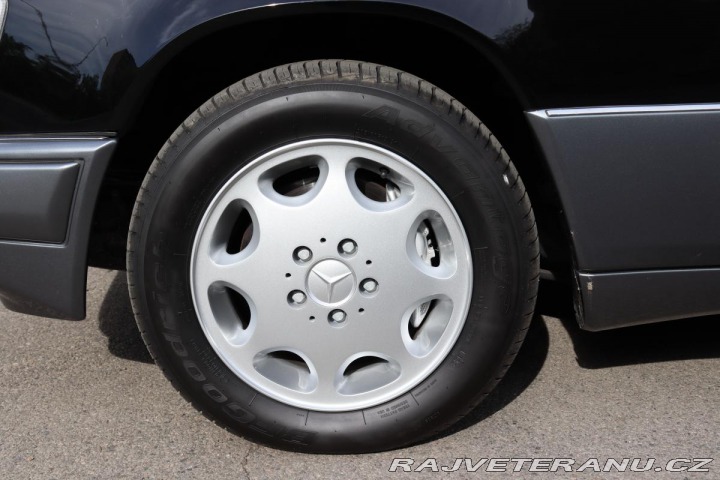 Mercedes-Benz 320 124 E320 CABRIO 162kW 1994