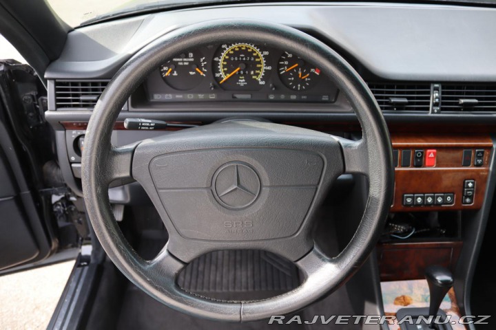 Mercedes-Benz 320 124 E320 CABRIO 162kW 1994