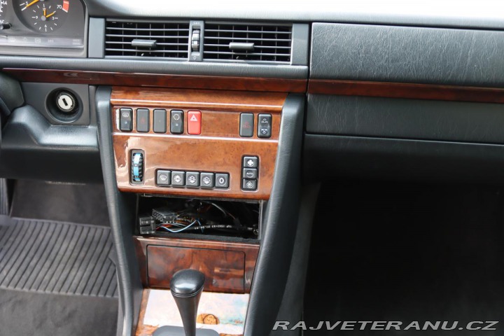 Mercedes-Benz 320 124 E320 CABRIO 162kW 1994