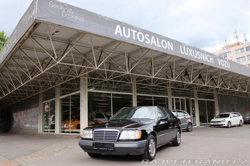 Mercedes-Benz 320 124 320CE 162kW