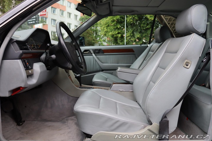 Mercedes-Benz 320 124 320CE 162kW 1994