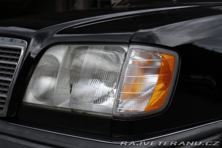 Mercedes-Benz 320 124 320CE 162kW 1994