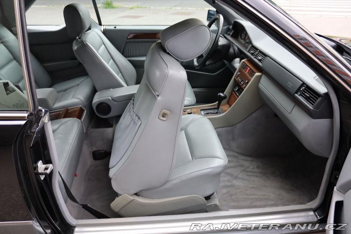 Mercedes-Benz 320 124 320CE 162kW 1994