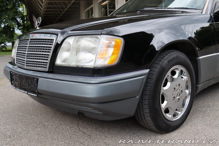 Mercedes-Benz 320 124 320CE 162kW 1994