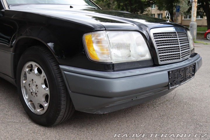 Mercedes-Benz 320 124 320CE 162kW 1994