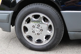 Mercedes-Benz 320 124 320CE 162kW 1994