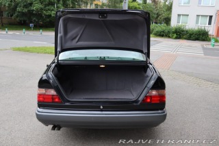 Mercedes-Benz 320 124 320CE 162kW 1994