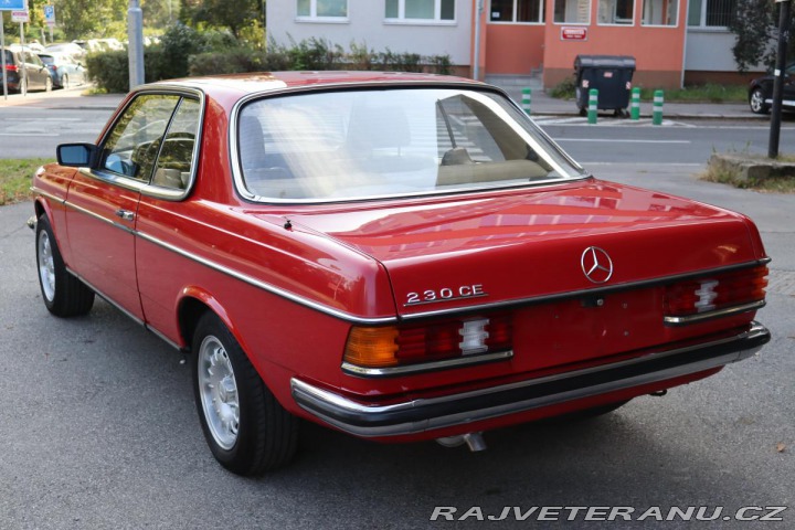 Mercedes-Benz 230 123 230CE KUPÉ AUTOMAT 10 1981