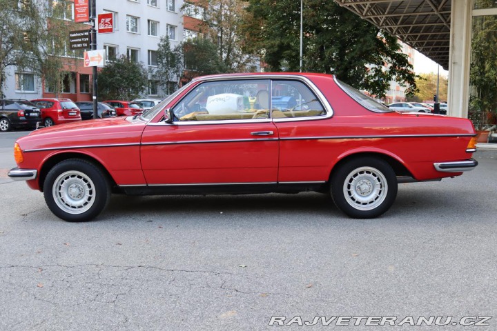 Mercedes-Benz 230 123 230CE KUPÉ AUTOMAT 10 1981