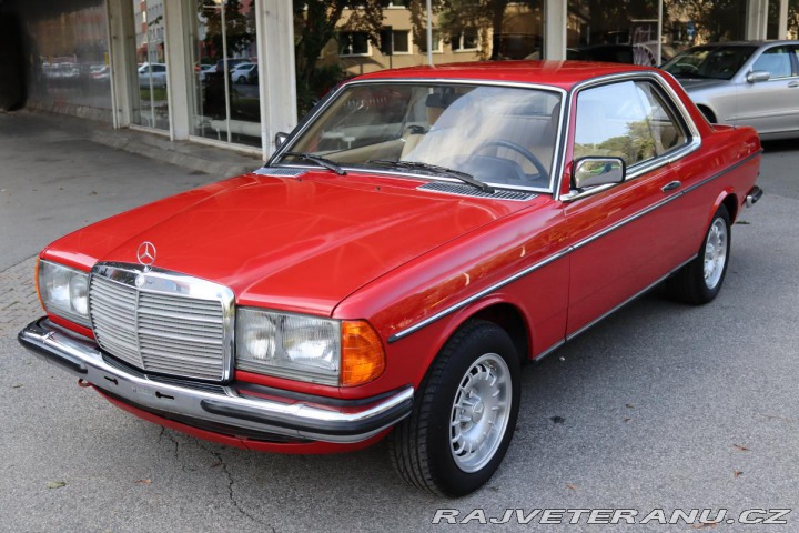 Mercedes-Benz 230 123 230CE KUPÉ AUTOMAT 10 1981