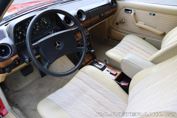 Mercedes-Benz 230 123 230CE KUPÉ AUTOMAT 10 1981
