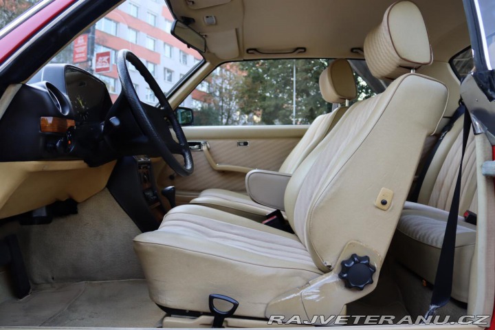 Mercedes-Benz 230 123 230CE KUPÉ AUTOMAT 10 1981