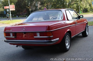 Mercedes-Benz 230 123 230CE KUPÉ AUTOMAT 10 1981