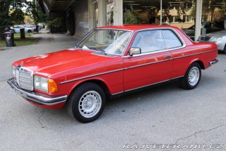 Mercedes-Benz 230 123 230CE KUPÉ AUTOMAT 10 1981