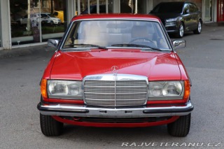 Mercedes-Benz 230 123 230CE KUPÉ AUTOMAT 10 1981