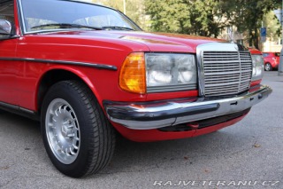 Mercedes-Benz 230 123 230CE KUPÉ AUTOMAT 10 1981