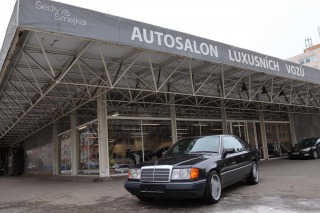 Mercedes-Benz 320 124 124 320CE AT 162kW