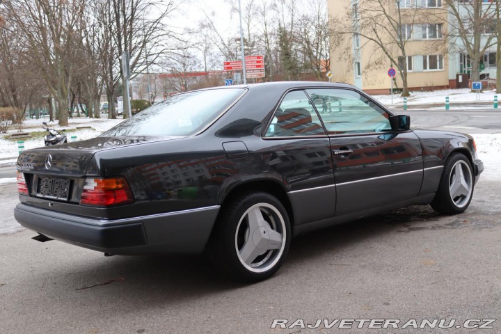 Mercedes-Benz 320 124 124 320CE AT 162kW 1992