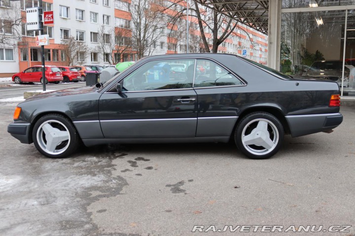 Mercedes-Benz 320 124 124 320CE AT 162kW 1992