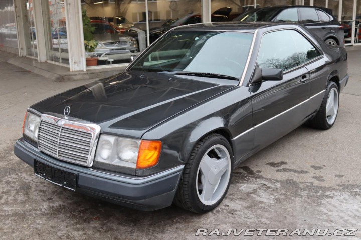 Mercedes-Benz 320 124 124 320CE AT 162kW 1992
