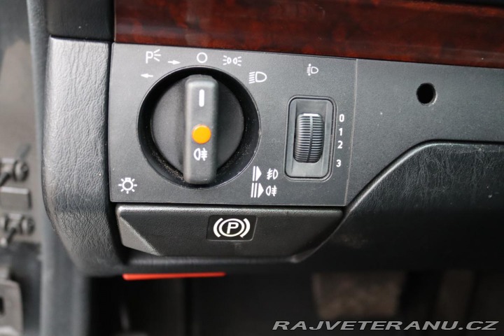Mercedes-Benz 320 124 124 320CE AT 162kW 1992